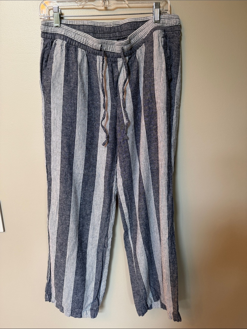 Old Navy Men's Vertical Stripe Drawstring Joggers - Navy & White